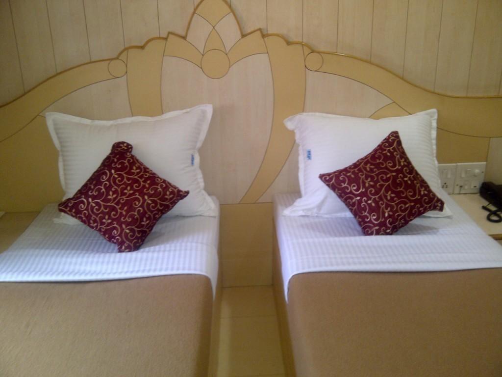 Om Sai Palace Hotel Púna Kültér fotó